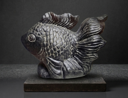Steinkoi als Gartenbrunnen